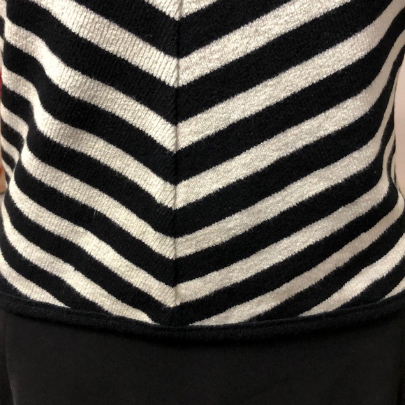 NWT V.A.S. CLOTHING CO TOP SIZE M-L - Picture 5 of 8